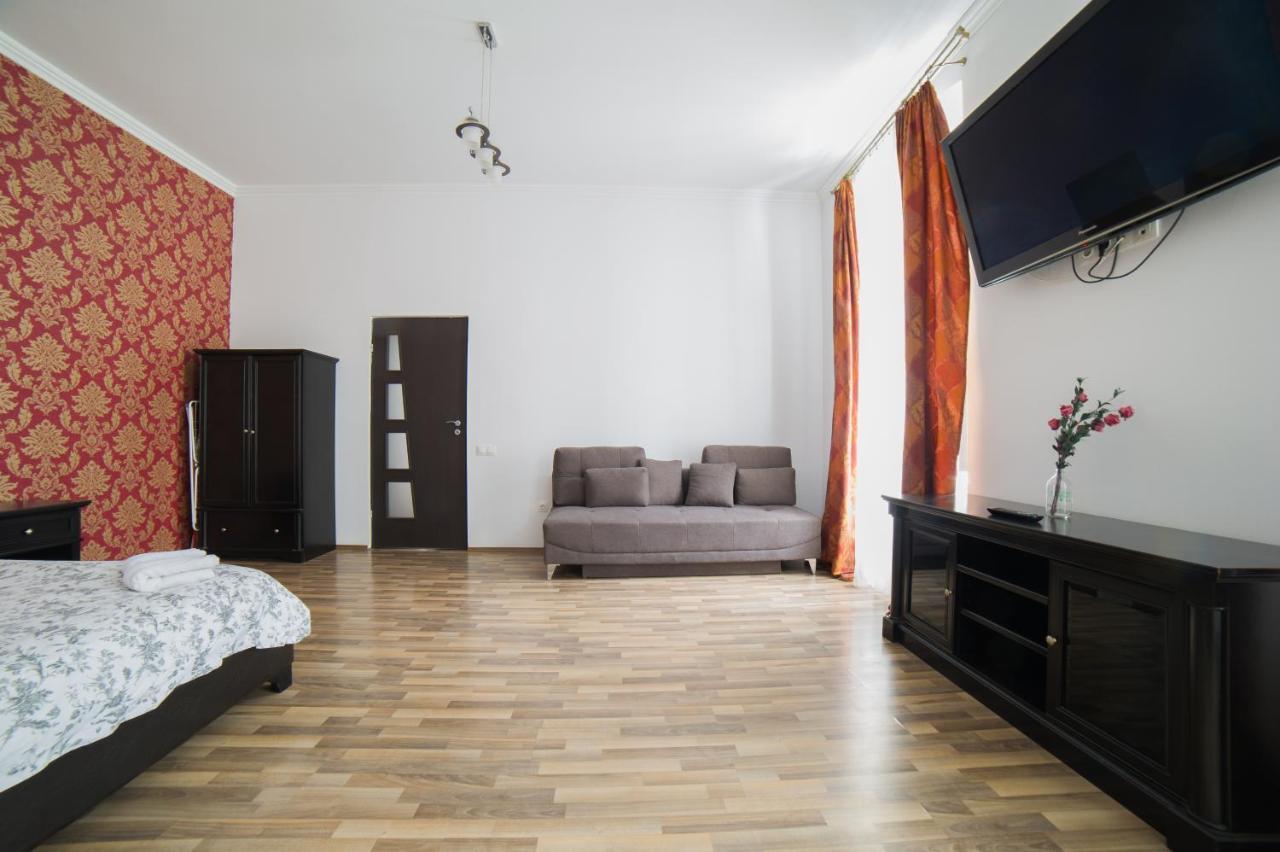 Central Studio Bnb Brasov Luaran gambar