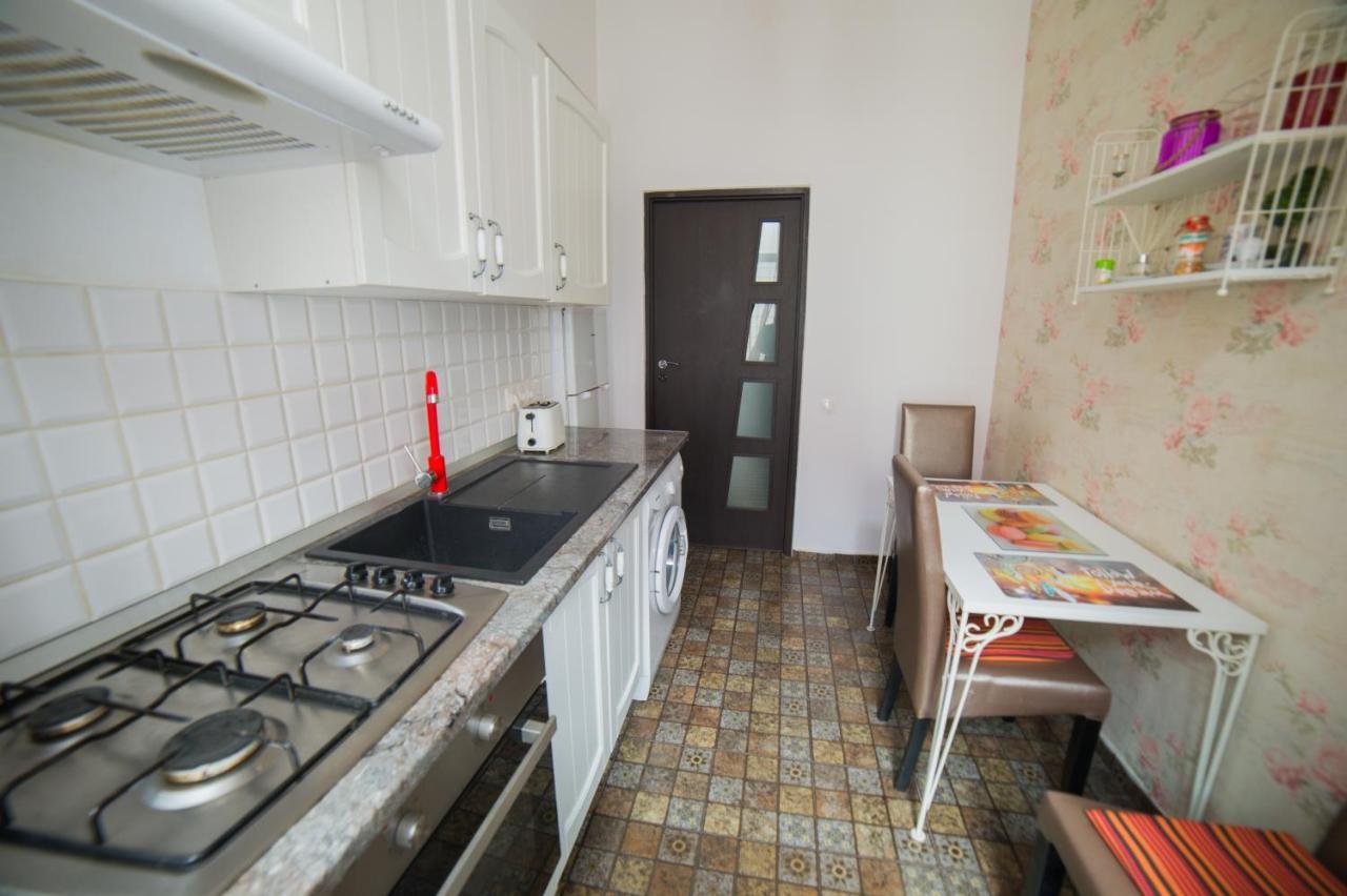 Central Studio Bnb Brasov Luaran gambar