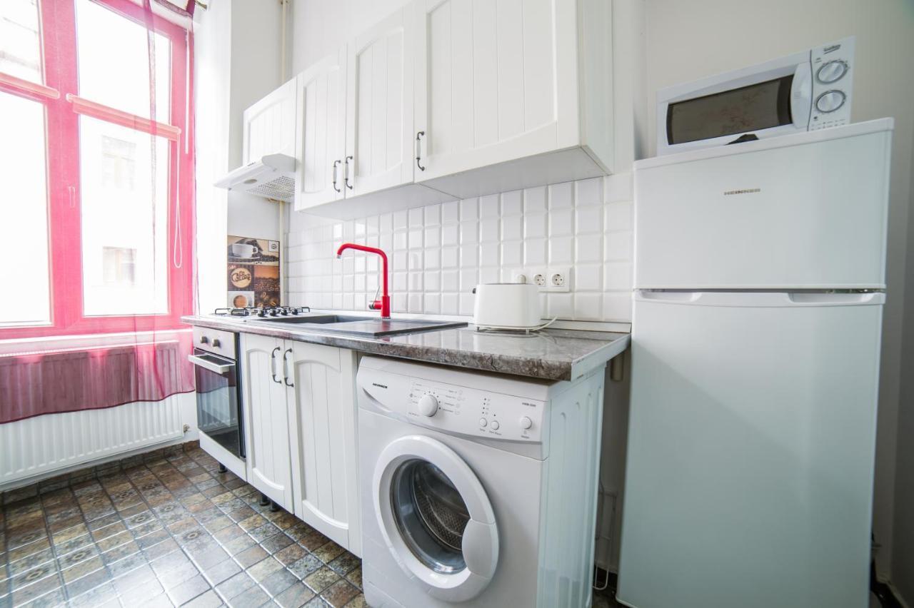 Central Studio Bnb Brasov Luaran gambar