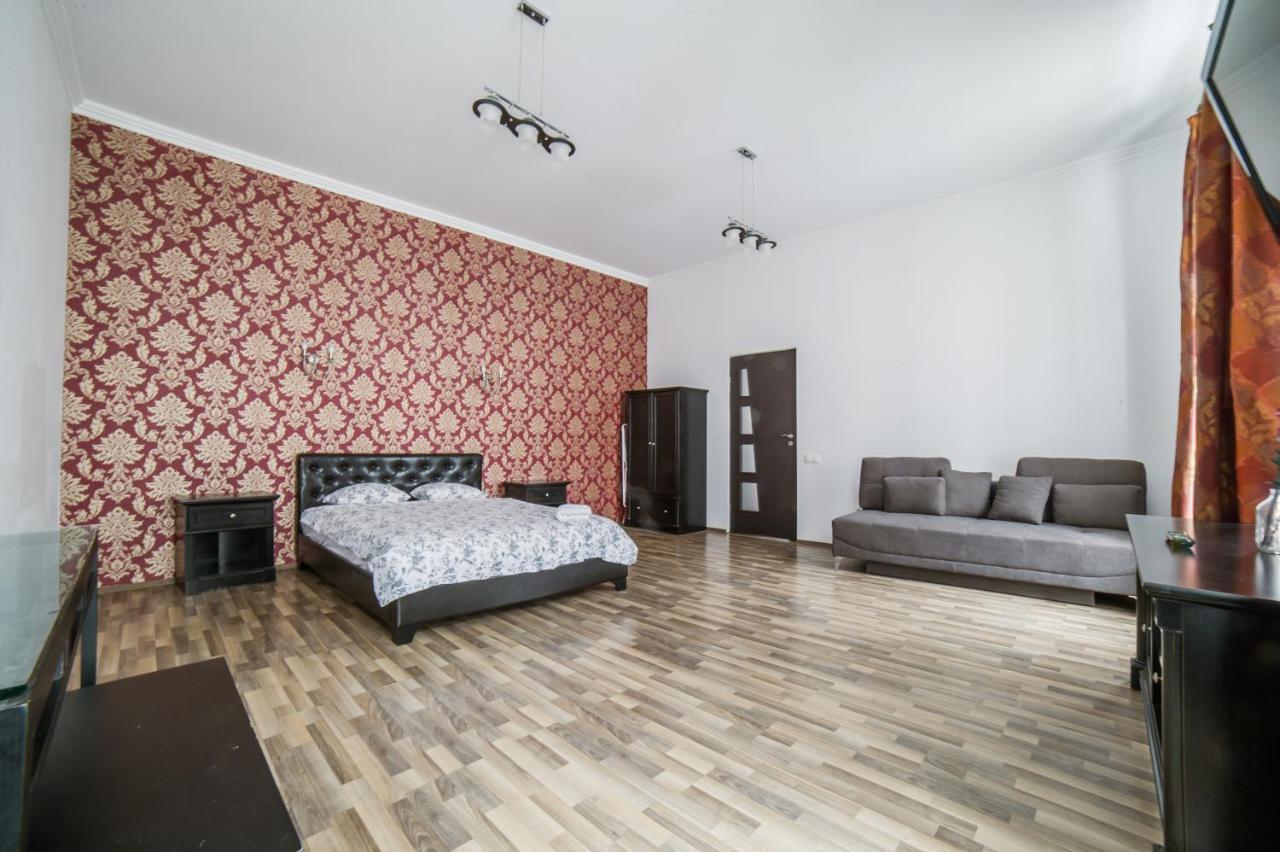 Central Studio Bnb Brasov Luaran gambar
