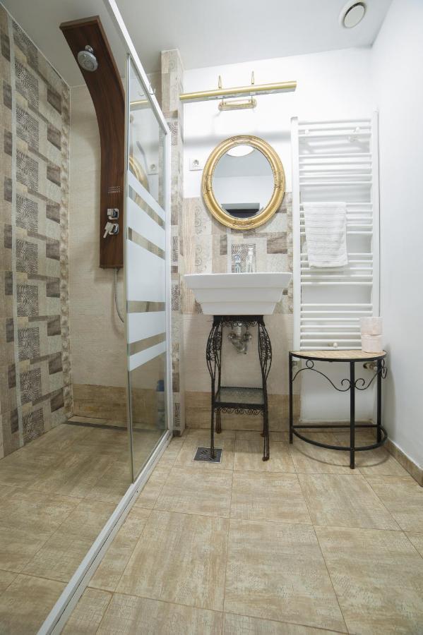 Central Studio Bnb Brasov Luaran gambar